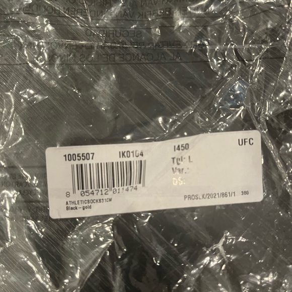 Versace - Picture 8 of 8